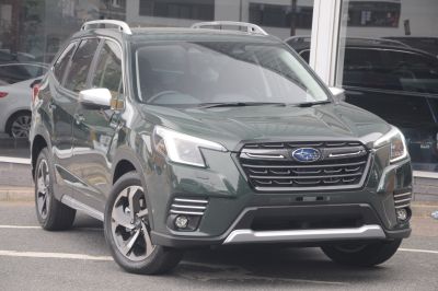 Subaru Forester 2.0 Premium cvt eboxer SUV Petrol / Electric Hybrid Cascade green at Subaru Used Vehicle Locator Coleshill