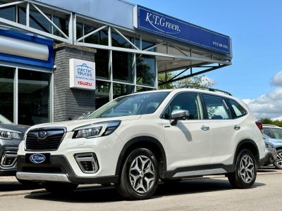 Subaru Forester 2.0 E-BOXER XE 5d 148 BHP Estate Hybrid WHITE at Subaru Used Vehicle Locator Coleshill