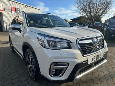 Subaru Forester 2.0 e-Boxer XE Premium Lineartronic 4WD Euro 6 (s/s) 5dr SUV Hybrid White at Subaru Used Vehicle Locator Coleshill