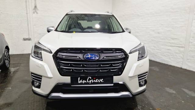 Subaru Forester 2.0i e-Boxer XE Premium 5dr Lineartronic Estate Petrol / Electric Hybrid White