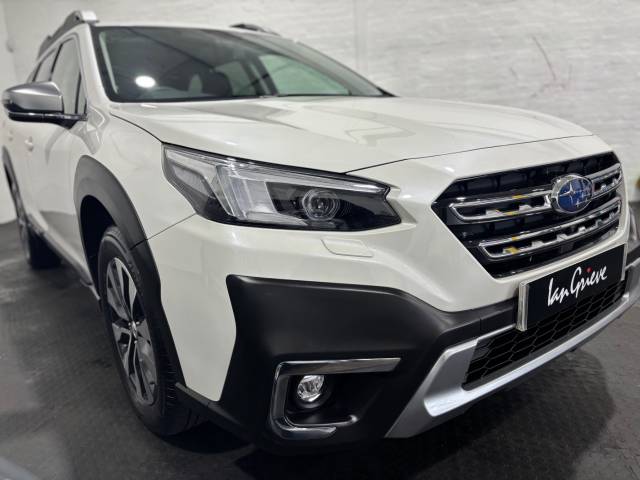 Subaru Outback 2.5i Touring 5dr Lineartronic Estate Petrol White