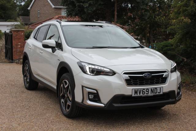 Subaru XV 2.0i e-Boxer SE Premium 5dr Lineartronic Hatchback Petrol/Electric Hybrid WHITE