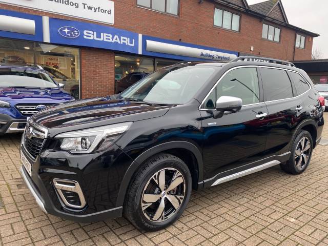 Subaru Forester 2.0i e-Boxer XE Premium 5dr Lineartronic Estate Petrol / Electric Hybrid Black