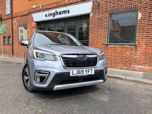 Subaru Forester 2.0i e-Boxer XE Premium 5dr Lineartronic Estate Petrol / Electric Hybrid Silver