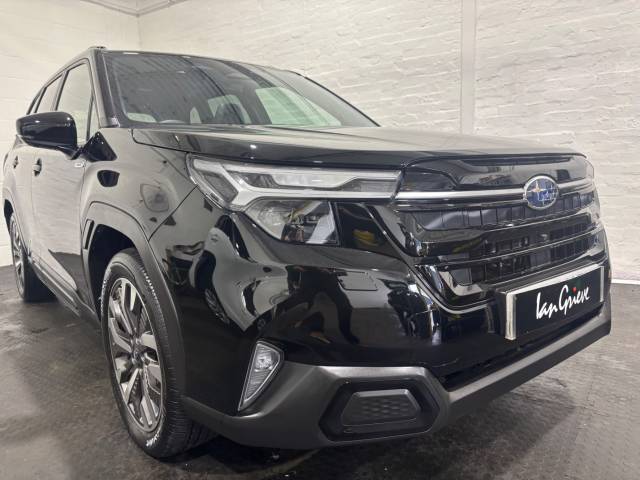 Subaru Forester 2.0i e-Boxer Touring 5dr Lineartronic Estate Petrol / Electric Hybrid Black