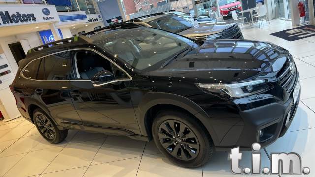 Subaru Outback 2.5i Field 5dr Lineartronic Estate Petrol BLACK