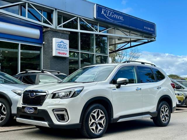 Subaru Forester 2.0 i e-Boxer XE SUV 5dr Petrol Hybrid Lineartronic 4WD Euro 6 (s/s) (150 ps) SUV Hybrid WHITE